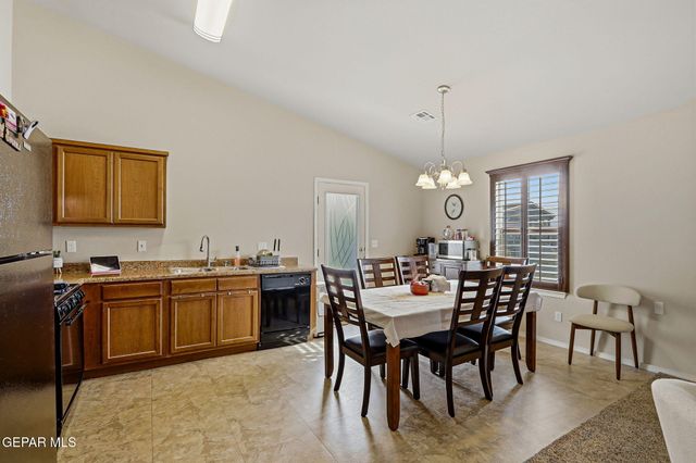 932 SOLOMA Place, El Paso, TX 79928