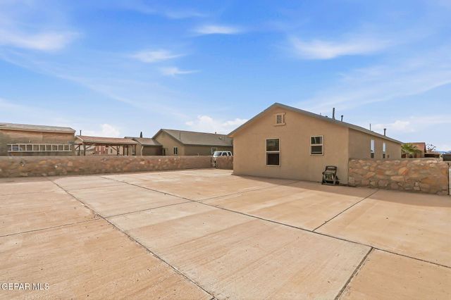 932 SOLOMA Place, El Paso, TX 79928