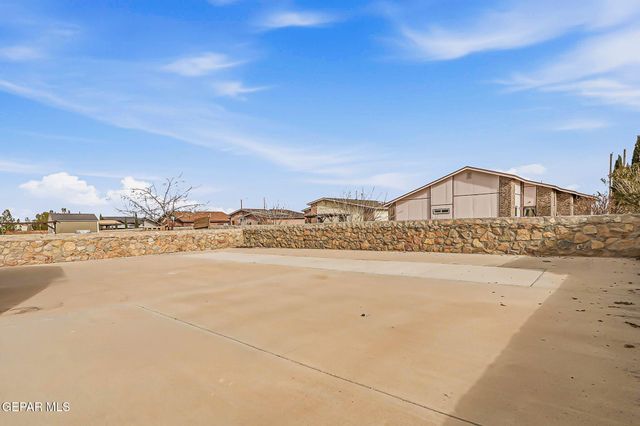 932 SOLOMA Place, El Paso, TX 79928