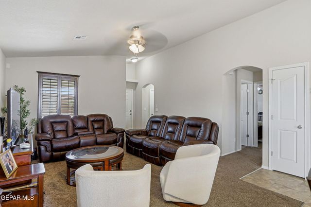 932 SOLOMA Place, El Paso, TX 79928