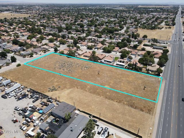 2635 W Avenue L, Lancaster, CA 93536