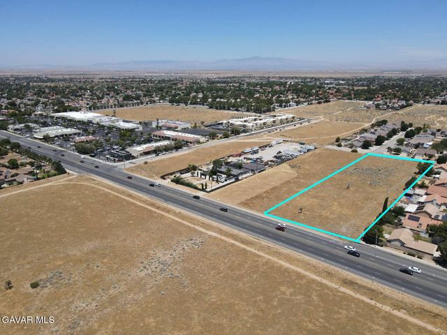 2635 W Avenue L, Lancaster, CA 93536