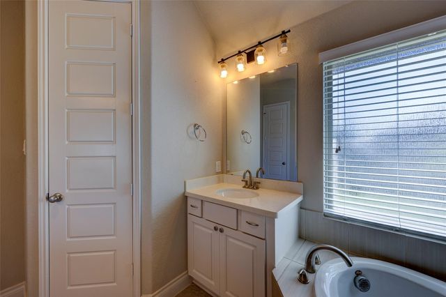 204 Durata DR, San Marcos, TX 78666