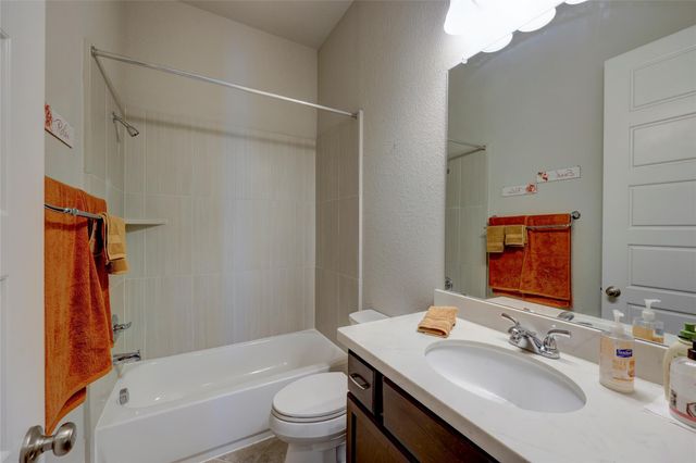 204 Durata DR, San Marcos, TX 78666