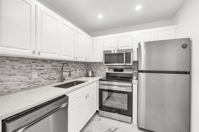 242 Tilford L L, Deerfield Beach, FL 33442