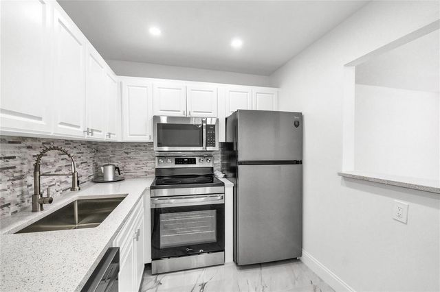 242 Tilford L L, Deerfield Beach, FL 33442