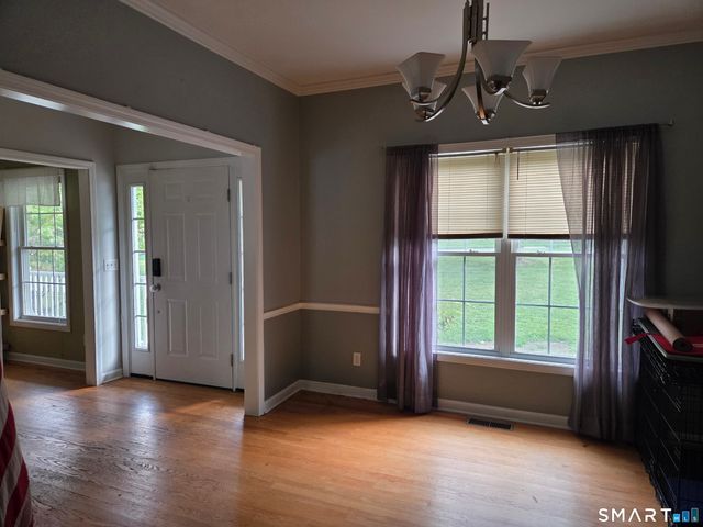 18 Tree Top Lane, East Windsor, CT 06016