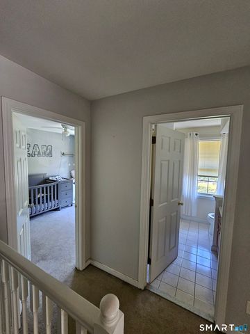 18 Tree Top Lane, East Windsor, CT 06016