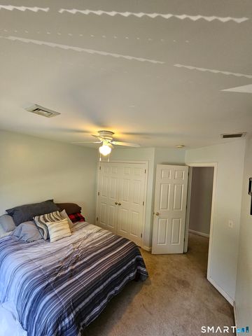 18 Tree Top Lane, East Windsor, CT 06016