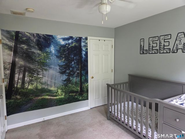18 Tree Top Lane, East Windsor, CT 06016