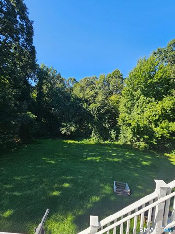 18 Tree Top Lane, East Windsor, CT 06016