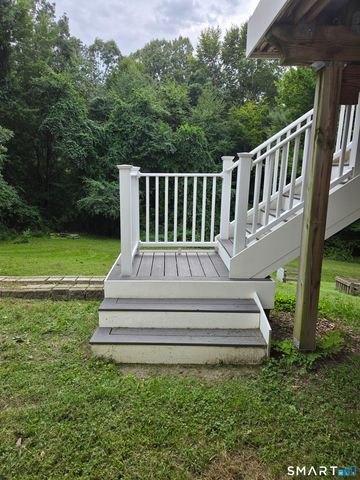 18 Tree Top Lane, East Windsor, CT 06016