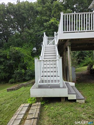 18 Tree Top Lane, East Windsor, CT 06016