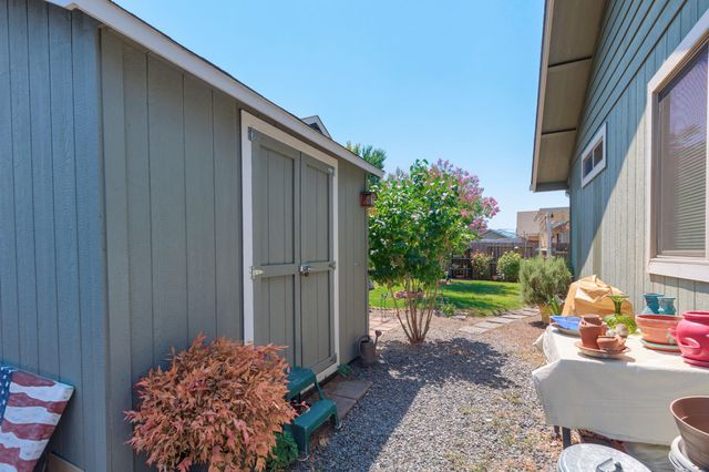 367 SW Wagner Meadows Drive, Grants Pass, OR 97526