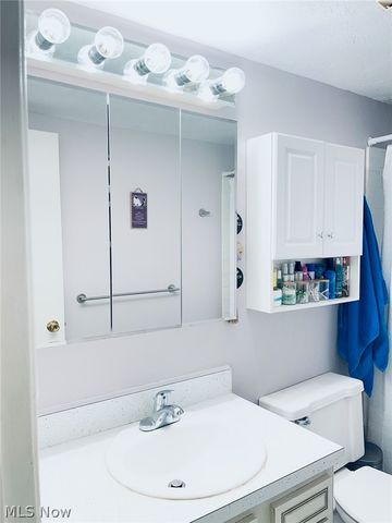 3675 Clague Road 306, North Olmsted, OH 44070