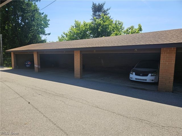 3675 Clague Road 306, North Olmsted, OH 44070