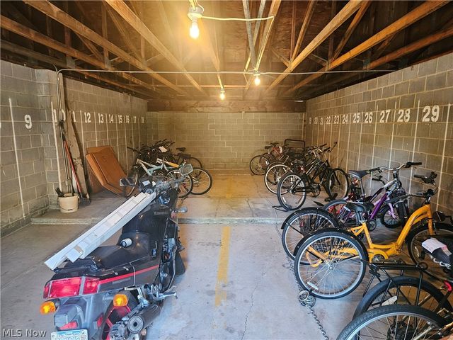 3675 Clague Road 306, North Olmsted, OH 44070