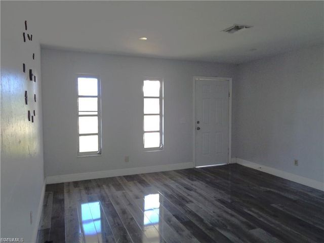 1939 SE 15th PL A, Cape Coral, FL 33990