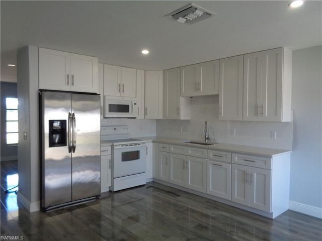 1939 SE 15th PL A, Cape Coral, FL 33990