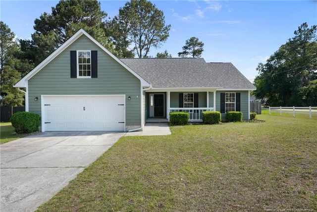 102 Winterfield Drive, Raeford, NC 28376