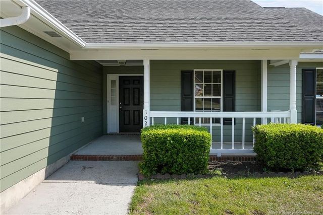 102 Winterfield Drive, Raeford, NC 28376