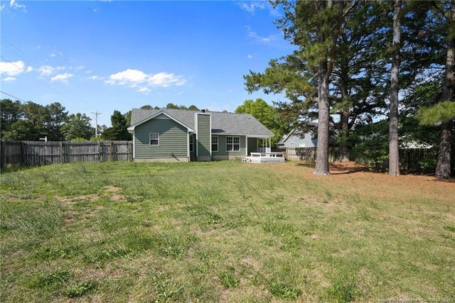 102 Winterfield Drive, Raeford, NC 28376