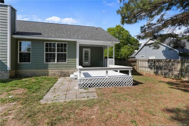 102 Winterfield Drive, Raeford, NC 28376