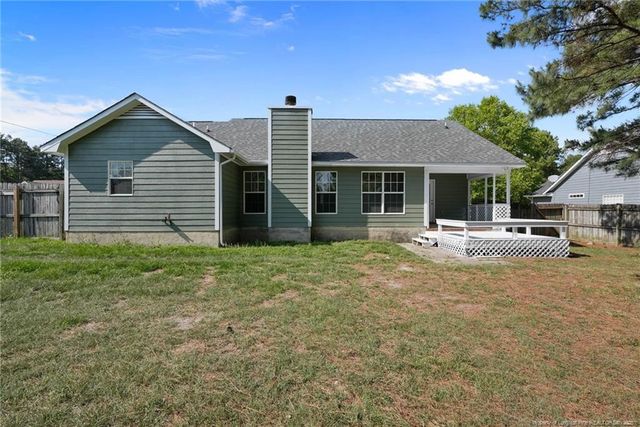 102 Winterfield Drive, Raeford, NC 28376