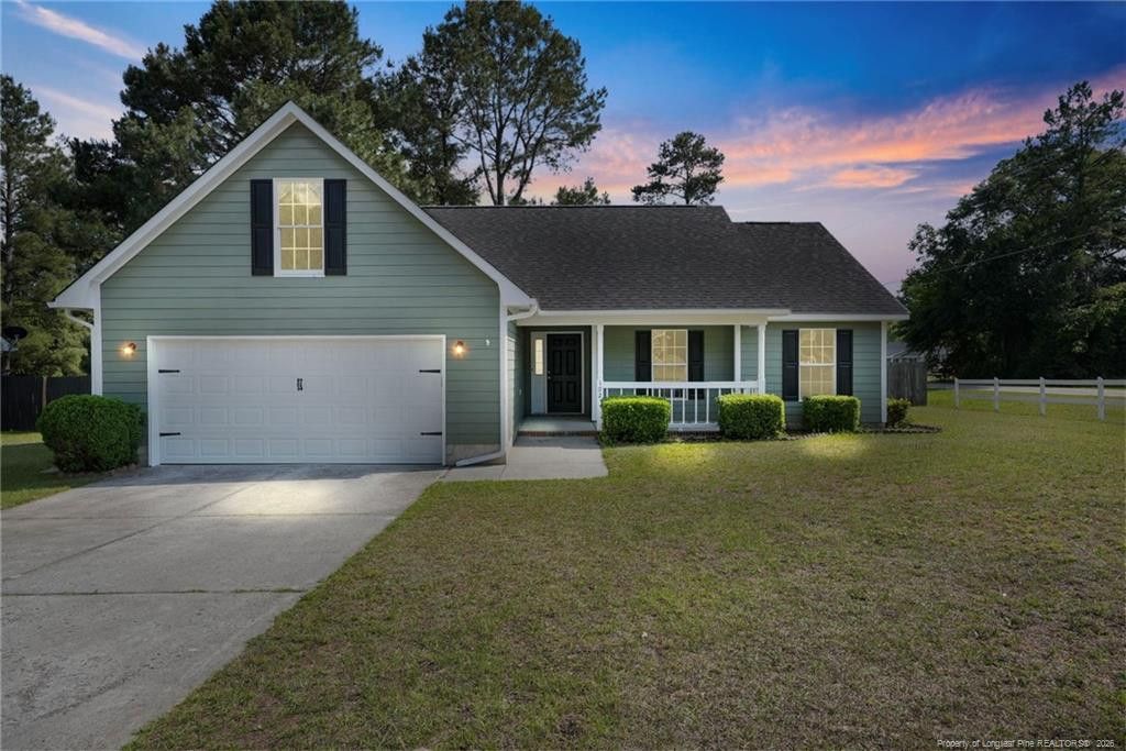 102 Winterfield Drive, Raeford, NC 28376