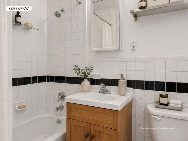 544 VAN BUREN Street, New York City, NY 11221