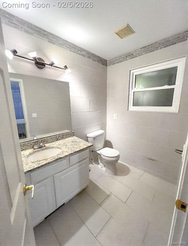 25646 Stanford Street, Dearborn Heights, MI 48125