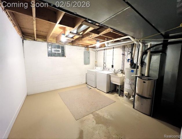 25646 Stanford Street, Dearborn Heights, MI 48125