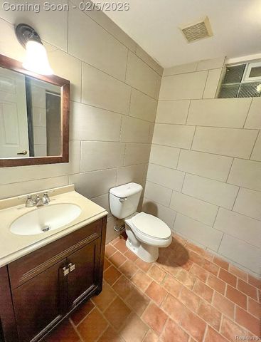 25646 Stanford Street, Dearborn Heights, MI 48125