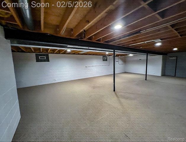 25646 Stanford Street, Dearborn Heights, MI 48125