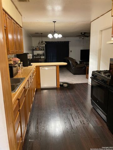 1914 Perlita, San Antonio, TX 78224