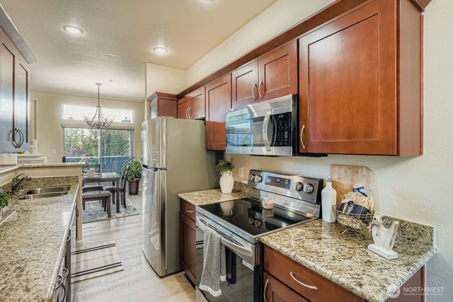 2132 NW Pacific Yew Place, Issaquah, WA 98027