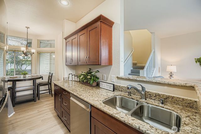 2132 NW Pacific Yew Place, Issaquah, WA 98027