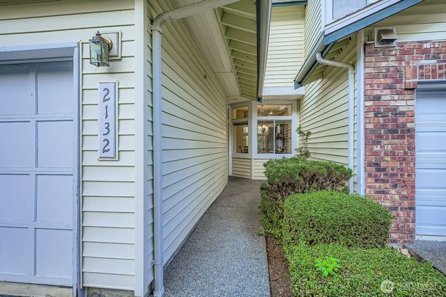 2132 NW Pacific Yew Place, Issaquah, WA 98027