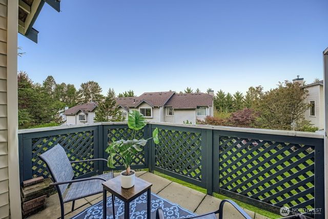 2132 NW Pacific Yew Place, Issaquah, WA 98027