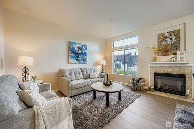 2132 NW Pacific Yew Place, Issaquah, WA 98027