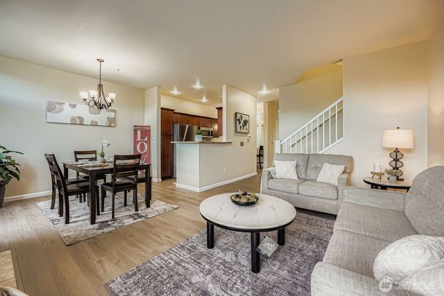 2132 NW Pacific Yew Place, Issaquah, WA 98027