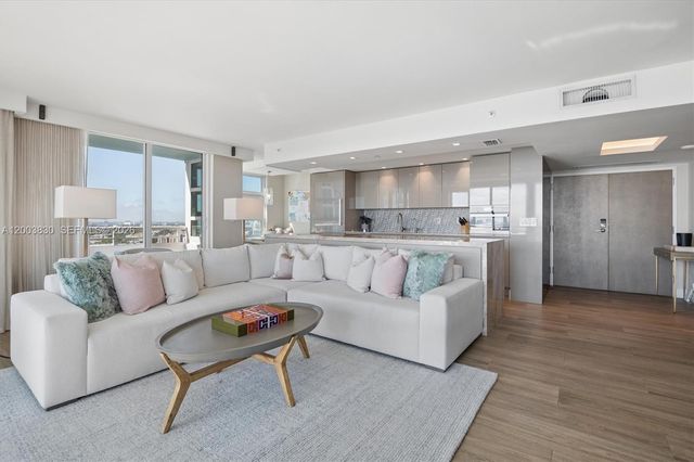 400 S Pointe Dr 2309, Miami Beach, FL 33139