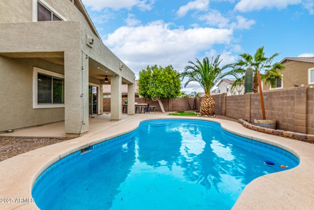 25695 W CROWN KING Road, Buckeye, AZ 85326