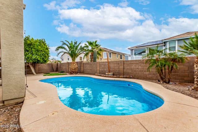 25695 W CROWN KING Road, Buckeye, AZ 85326