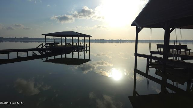 1136 White Lake Drive, Elizabethtown, NC 28337