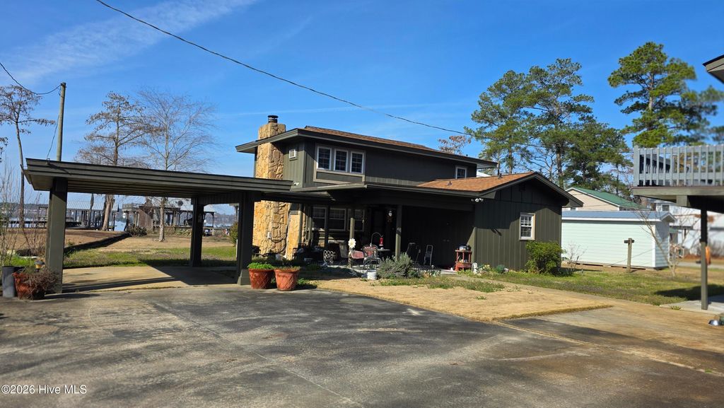 1136 White Lake Drive, Elizabethtown, NC 28337