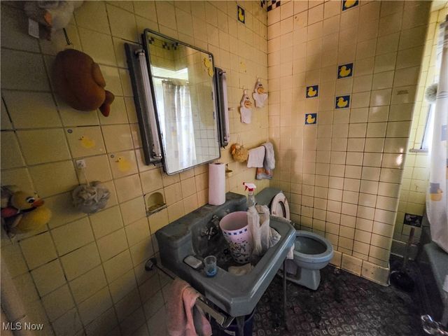 3767 E 71st Street, Cleveland, OH 44105