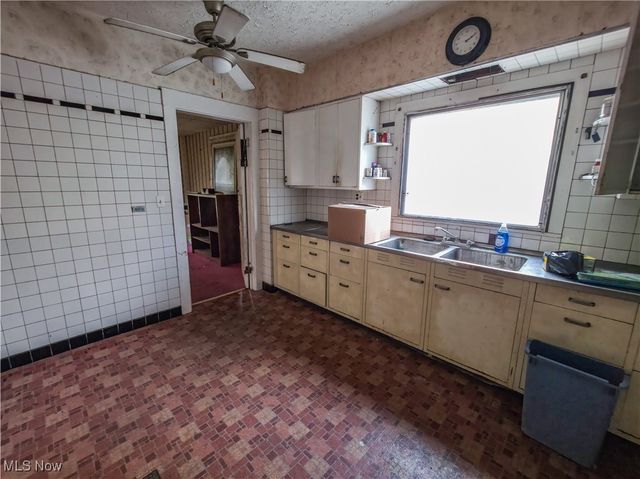 3767 E 71st Street, Cleveland, OH 44105