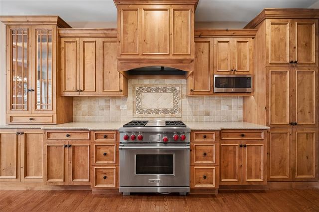216 Larsdotter Lane, Geneva, IL 60134