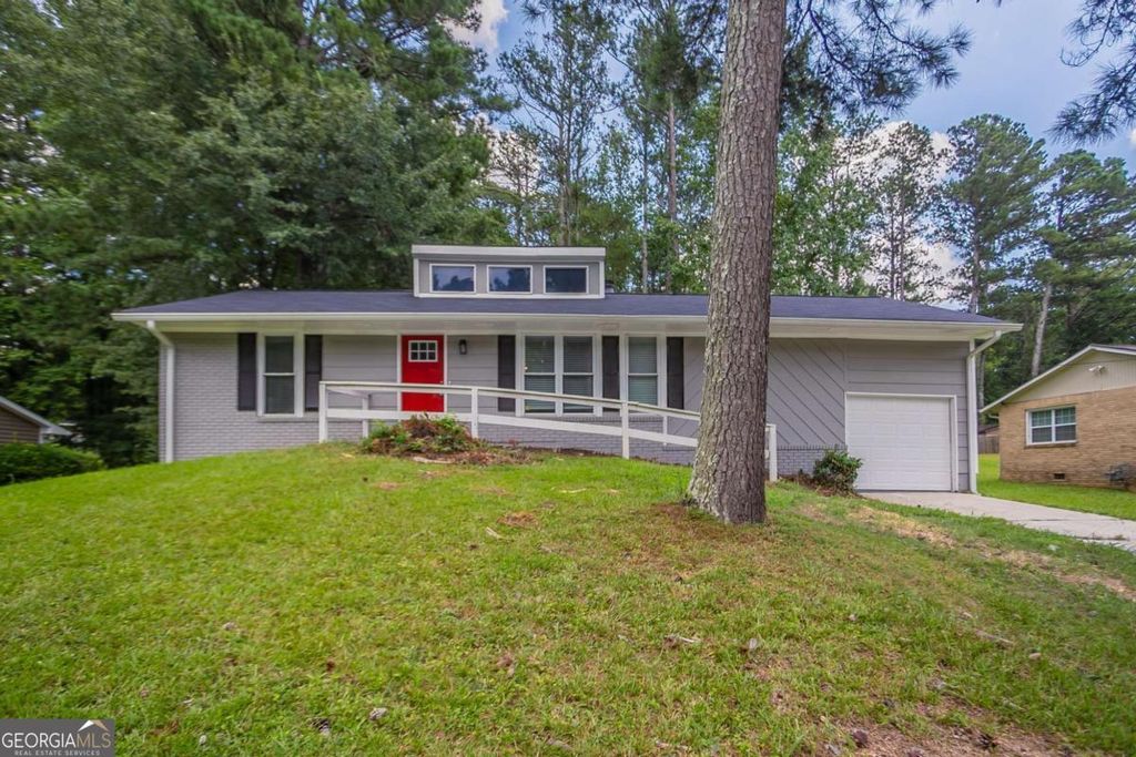 2466 Fairway Circle SW, Atlanta, GA 30331
